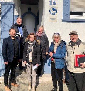 Das Bild zeigt sechs Personen: v.l.n.r: Viktor Belalov, Marcus Bocklet, Heike Strobel, Martina Radke, Karin Guder und Pfarrer Friedrich Meisinger 